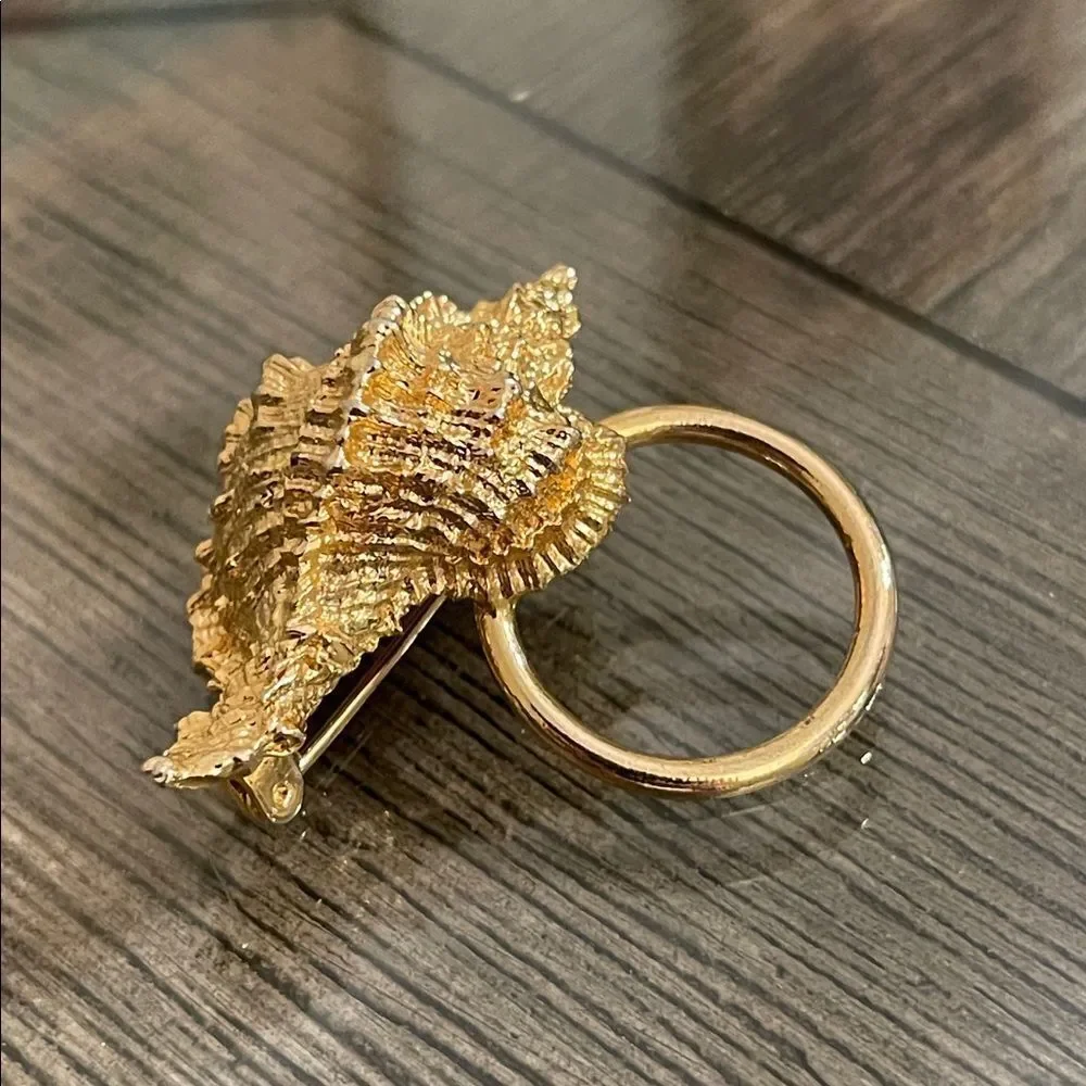 Vintage Seashell Eyeglass Holder Pin/Brooch - Scarf Ring - Gold-tone